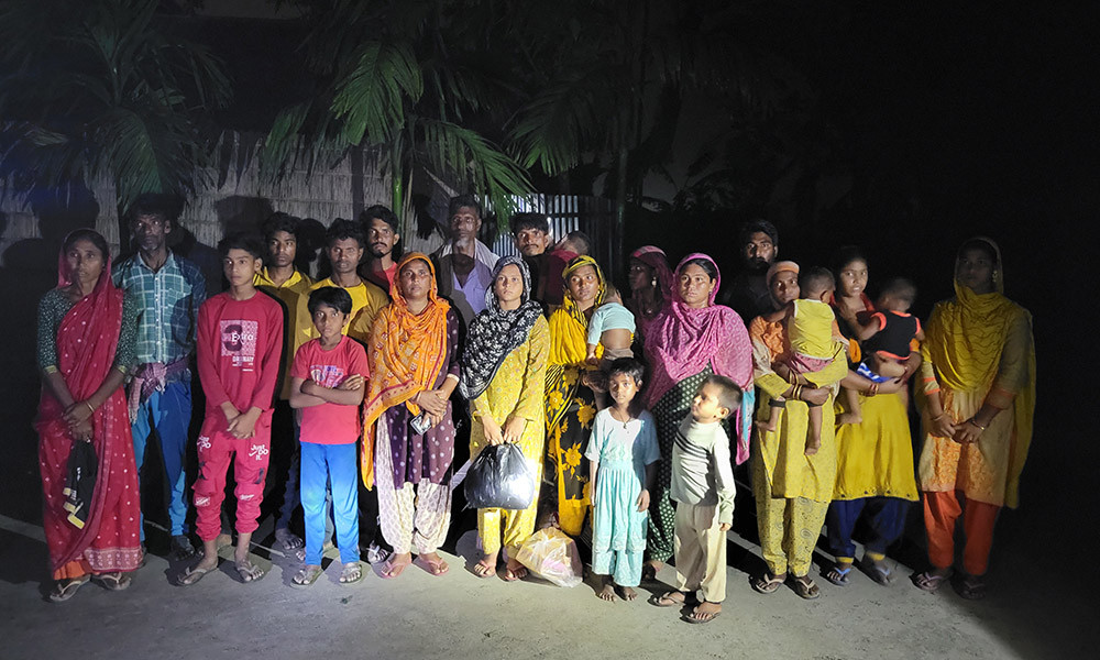 কুড়িগ্রাম সীমান্তে আটক ২৪ বাংলাদেশিকে ফেরত দিল বিএসএফ