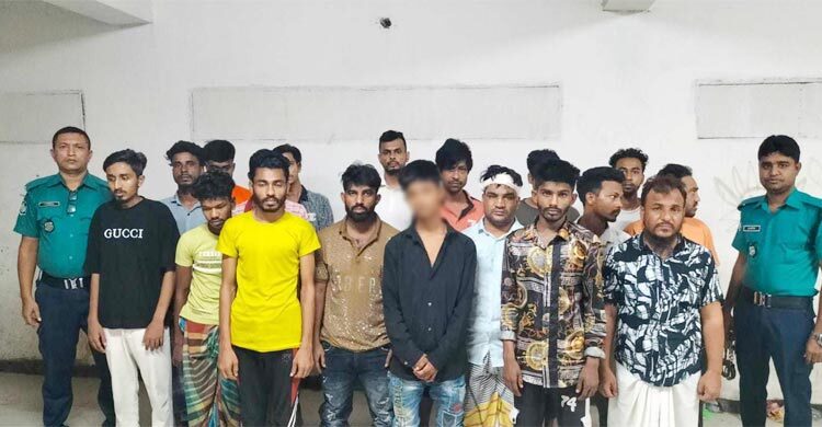 মোহাম্মদপুরে বিশেষ অভিযানে নারীসহ গ্রেপ্তার ২২