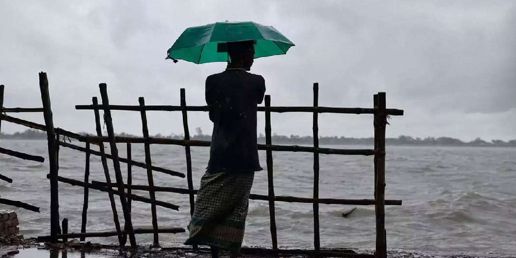 ৬ অঞ্চলের নদীবন্দরে ২ নম্বর নৌ হুঁশিয়ারি সংকেত