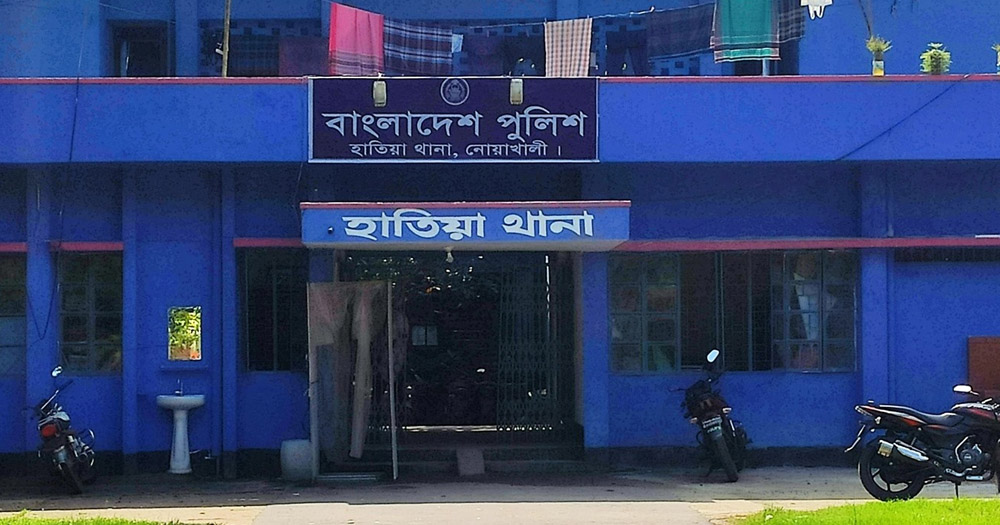 নোয়াখালীর হাতিয়ায় ঘরে ঢুকে নারীকে জবাই করে হত্যা,লাশ ফেলল পুকুরে