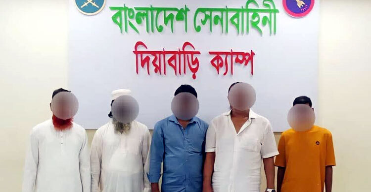 ঈদযাত্রায় বাড়তি ভাড়া ও পশুর হাটে চাঁদাবাজি, গ্রেপ্তার ৯