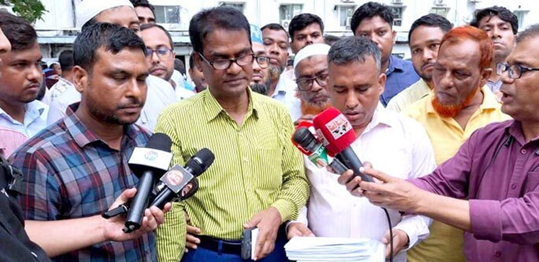 দুই উপদেষ্টার কাছে আজ স্মারকলিপি দেবেন সচিবালয় কর্মচারীরা