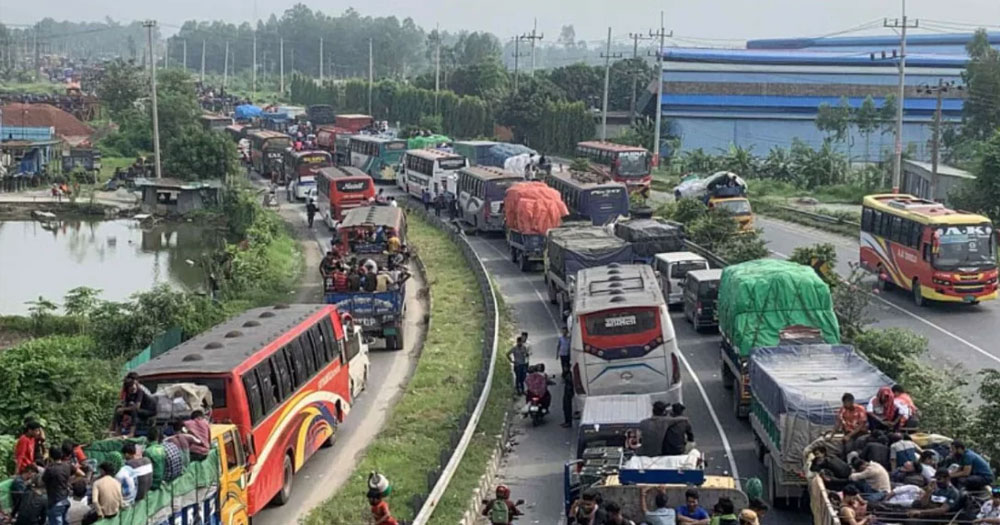 যমুনা সেতু এলাকায় ২৫ কিলোমিটার যানজট, যাত্রীদের ভোগান্তি