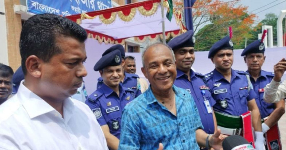 মাদক ও ডাকাতির বিষয়ে জনগণকে সচেতন করতে হবে: স্বরাষ্ট্র উপদেষ্টা