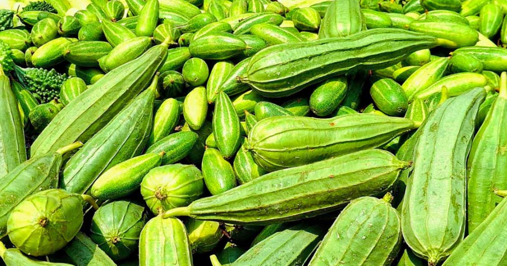 বাজারে সবজির সরবরাহ কম, দামও কম