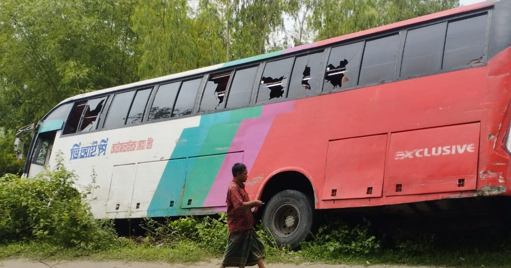 মেয়েকে স্কুলে নেওয়ার পথে প্রাণ গেল বাবারও, মেয়েরও