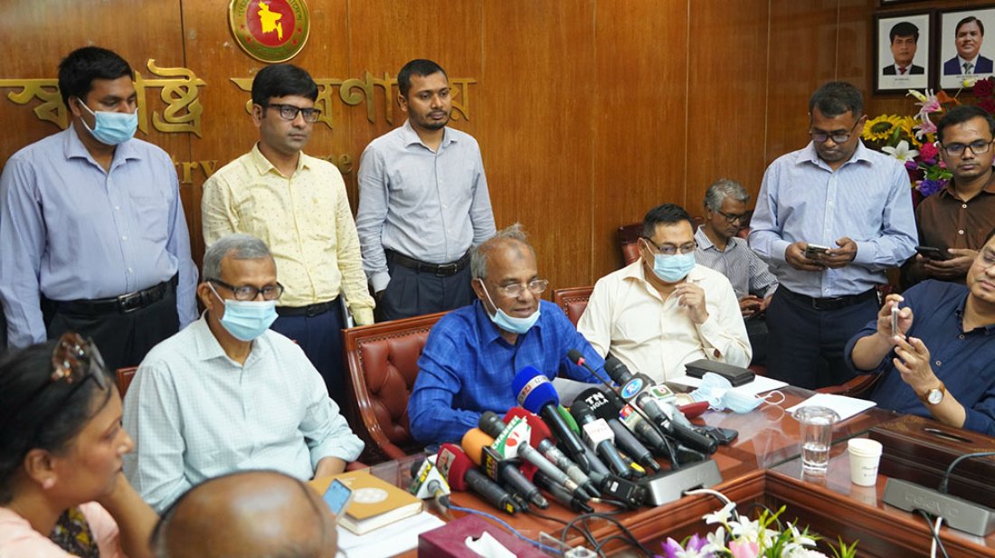 মব ভায়োলেন্স পুরো নিয়ন্ত্রণ না   হলেও কমেছে : স্বরাষ্ট্র উপদেষ্টা