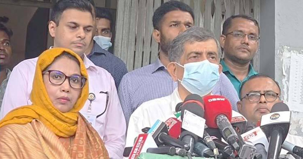 সব পরীক্ষার্থীর মুখে মাস্ক দেখছি, করোনা-ডেঙ্গু নিয়ে ভয় নেই : শিক্ষা উপদেষ্টা