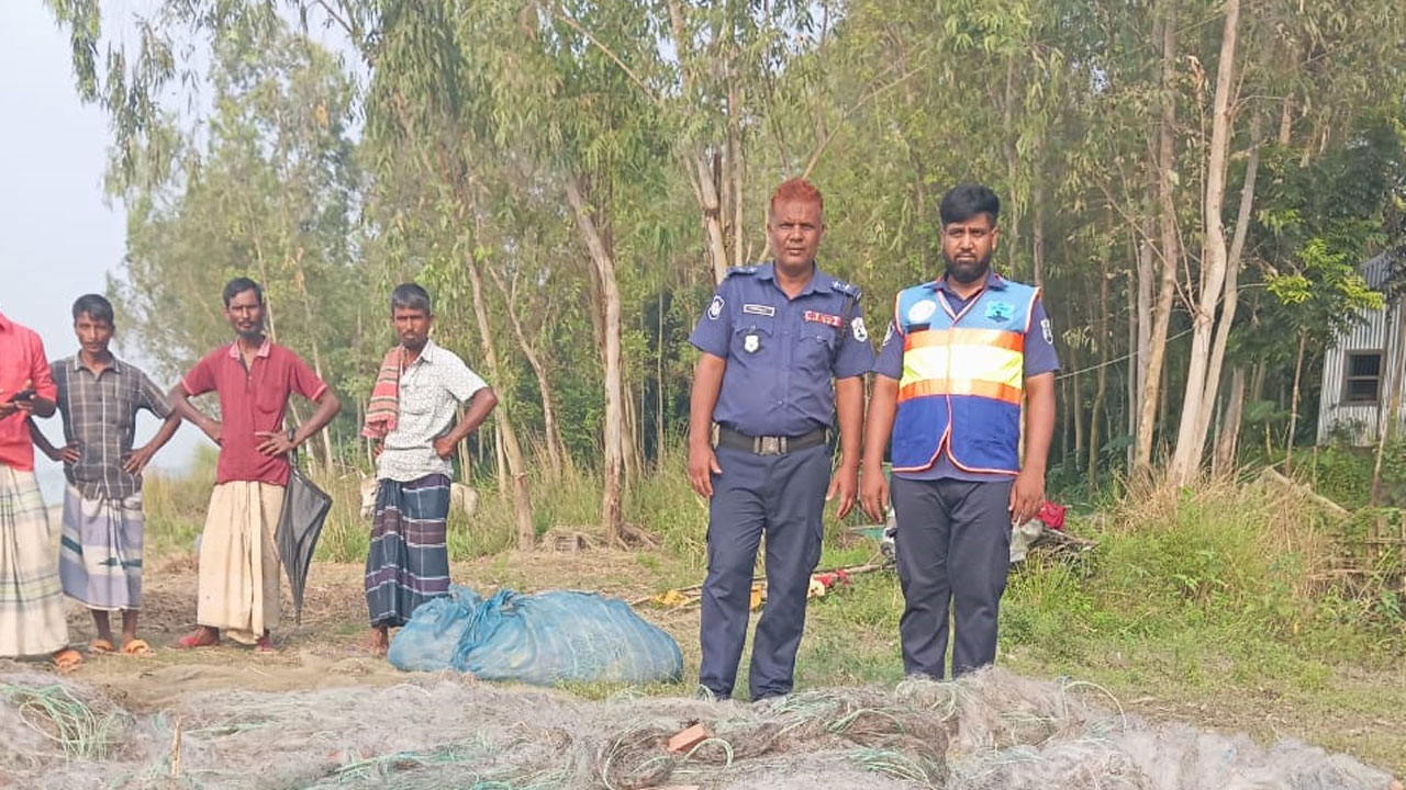 সাত দিনে সোয়া ৩ কোটি মিটার কারেন্ট জাল জব্দ, আটক ৩২৬: নৌ পুলিশ