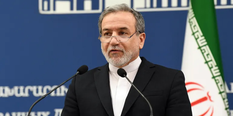 বিশ্ব দেখেছে ইরানের ক্ষেপণাস্ত্র থেকে বাঁচতে ইসরায়েলের ‘বাবার’ কাছে ছুটে যেতে হয়েছে: আরাকচি