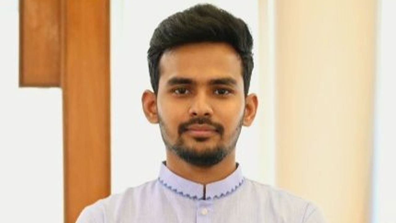 বিমানবন্দরে উপদেষ্টা আসিফের ব্যাগে ম্যাগাজিন, ভুলবশত এসেছে দাবি