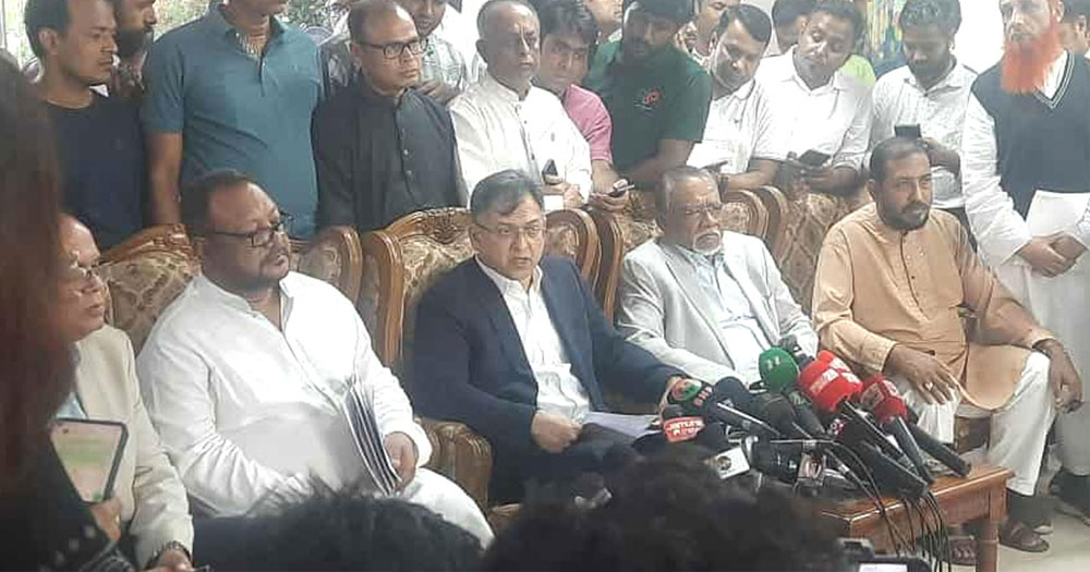 সব প্রস্তাবে একমত হতে হলে আমাদের ডাকা হলো কেন, প্রশ্ন সালাহউদ্দিনের