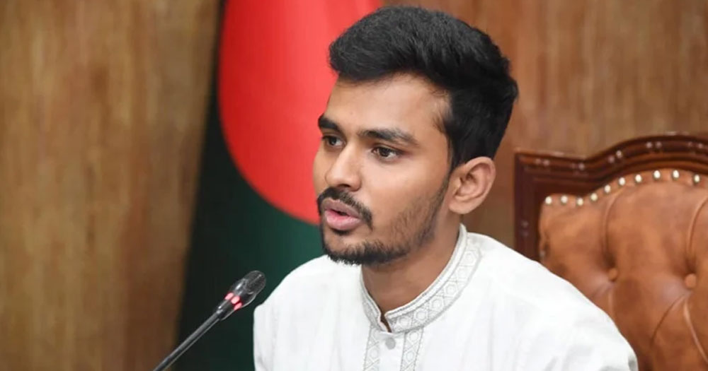 ব্যাগে গুলির ম্যাগাজিন, উপদেষ্টা আসিফ বললেন ভুলবশত
