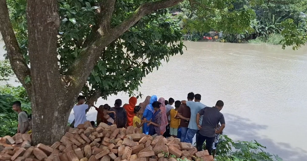 মাদারীপুরে আড়িয়াল খা নদী থেকে অজ্ঞাত নারীর মরদেহ উদ্ধার