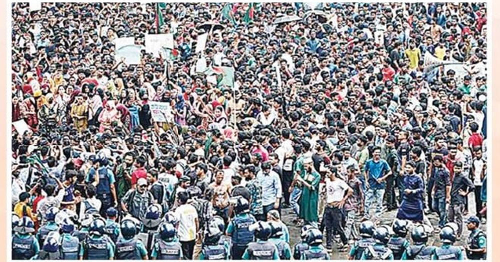 ৩ জুলাই : কোটাবিরোধী বিক্ষোভে উত্তাল শিক্ষাঙ্গন, বিভিন্ন স্থানে সড়ক ও রেলপথ অবরোধ
