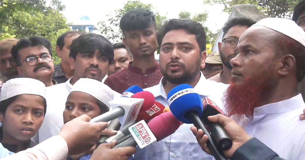 নতুন রাজনৈতিক দলকে ভয় দেখাতে ককটেল হামলা: নাহিদ ইসলাম