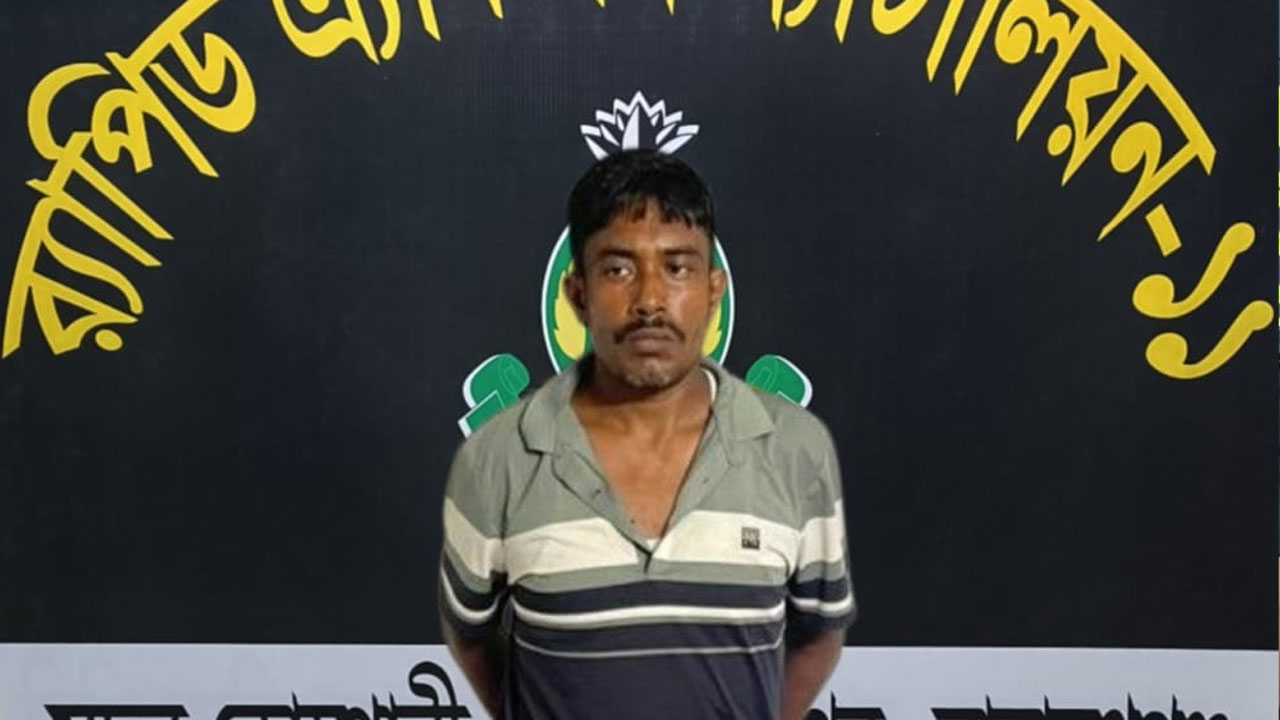ডেকে নিয়ে গলা ও হাত-পায়ের রগ কেটে হত্যা, লাশ ফেলা হয় খালে