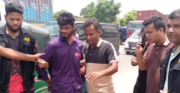 ভিডিও ছড়িয়ে দেওয়ার ‘মূলহোতা’ শাহ পরান গ্রেপ্তার