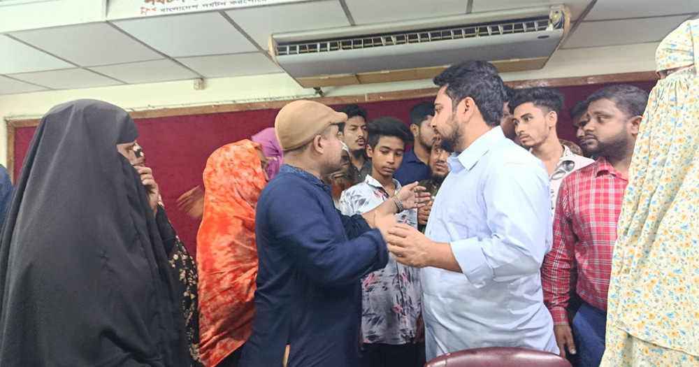 সংস্কার ছাড়া নির্বাচনে যাবে না জনগণ : নাহিদ ইসলাম