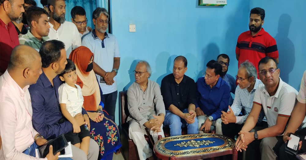 শহীদ মুত্তাকিনের অসুস্থ স্ত্রীর খোঁজ নিলেন তারেক রহমান
