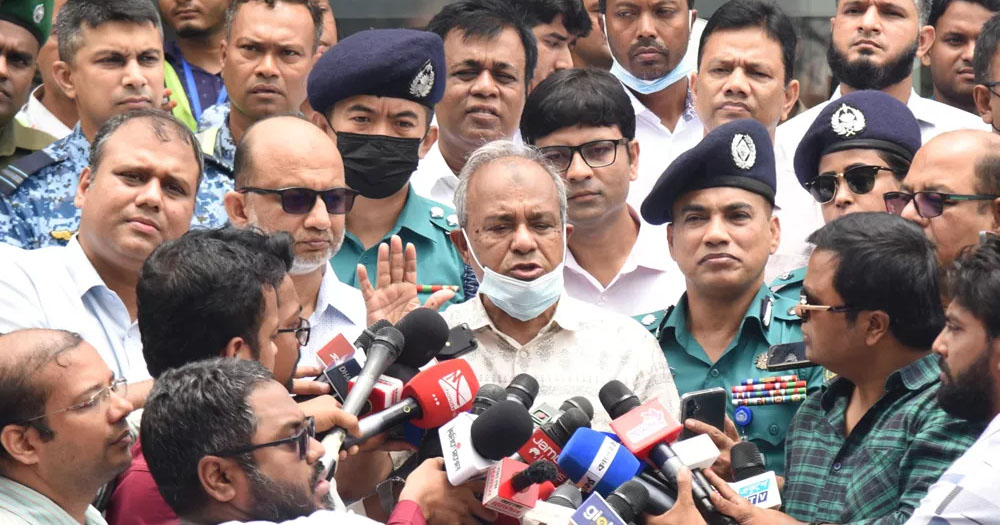 নির্বাচনের সব প্রস্তুতি আছে, মব মোকাবিলায় সচেষ্ট সরকার: স্বরাষ্ট্র উপদেষ্টা