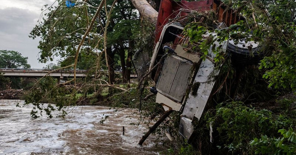 টেক্সাসে বন্যায় নিহত বেড়ে ৮২, নিখোঁজ ৪১
