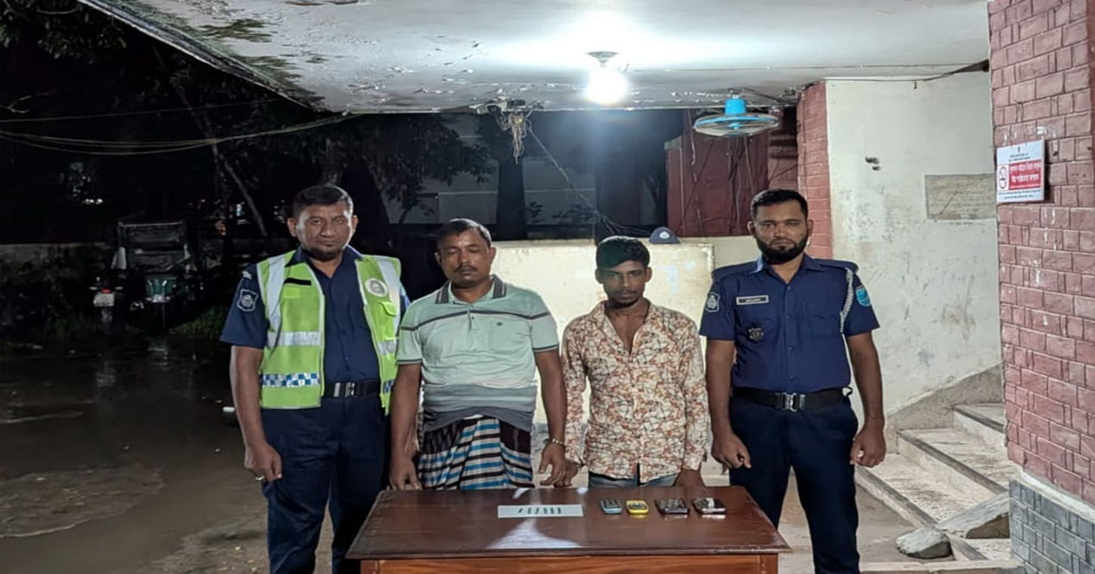 ফরিদপুরে যৌথ বাহিনীর অভিযান: মাদকসহ গ্রেপ্তার ২
