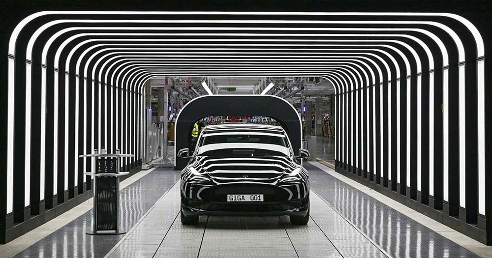 টেসলার গাড়িতে আসছে গ্রক এআই