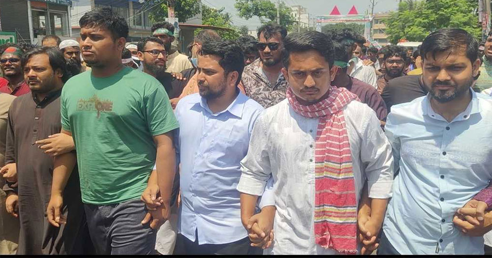 গণঅভ্যুত্থানের শক্তি এখনও মাঠে আছে: নাহিদ
