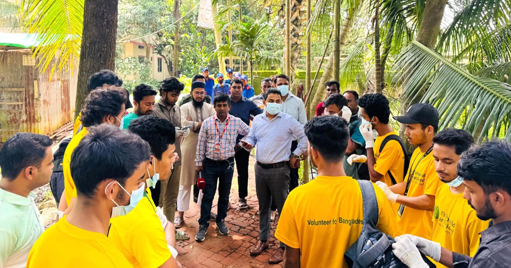 লক্ষ্মীপুরে জলাবদ্ধতা নিরসনে রহমতখালী খাল পরিষ্কারে মাঠে ইউএনও