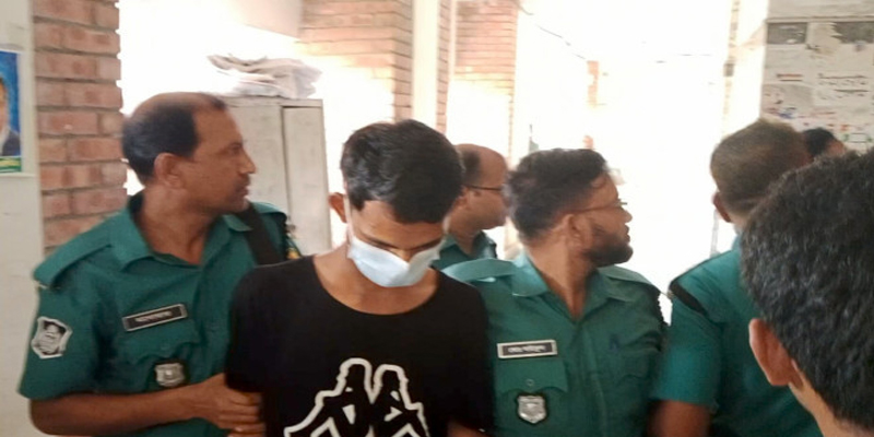 ‘আমি কাউকে আঘাত করিনি, শুধু দাঁড়িয়ে ছিলাম’, আদালতকে অভিযুক্ত টিটন