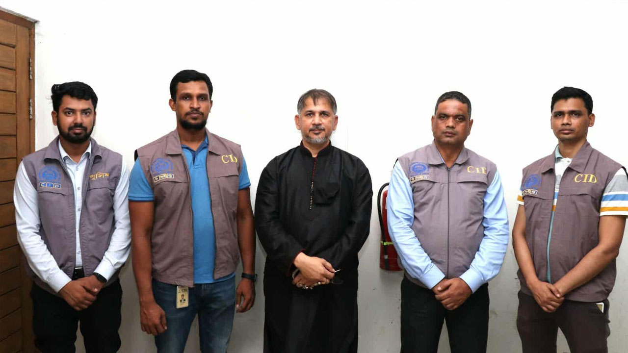 বিএসবি গ্লোবাল নেটওয়ার্ক চেয়ারম্যান লায়ন বাসার  গ্রেপ্তার