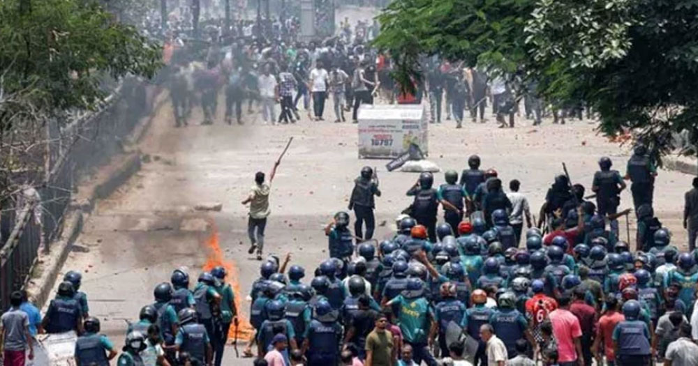 রক্তক্ষয়ী সংঘর্ষে জ্বলেপুড়ে ওঠে ১৯ জুলাইয়ের আন্দোলন