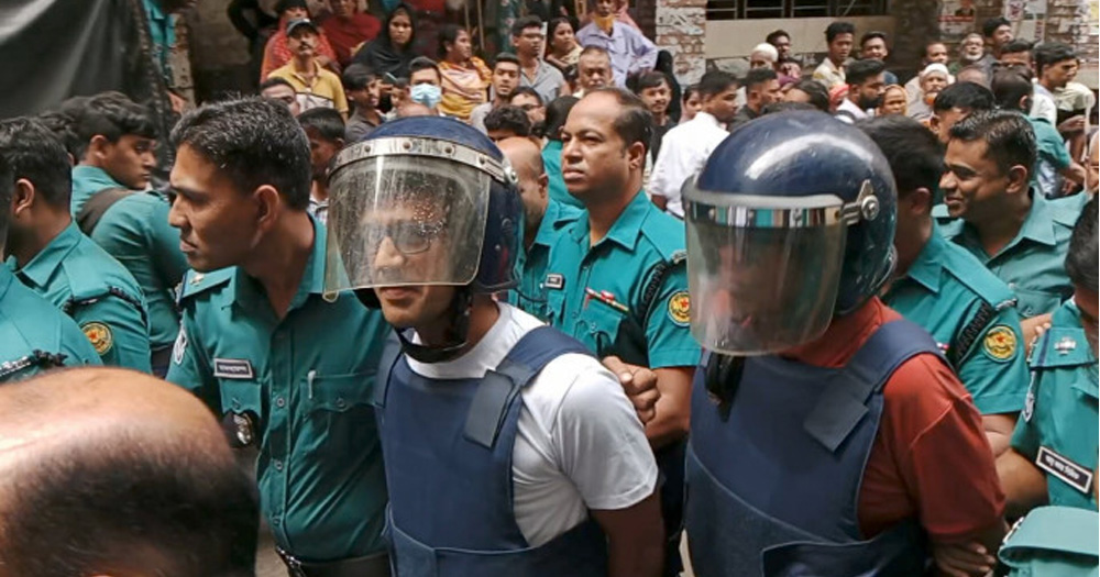 নতুন প্রজন্মের সঙ্গে আপনারা প্রতারণা করছেন : ব্যারিস্টার সুমন