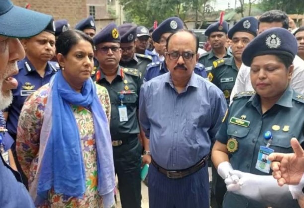 গোপালগঞ্জে এনসিপির ক্ষতিগ্রস্ত মঞ্চ দেখতে গেলেন দুই উপদেষ্টা
