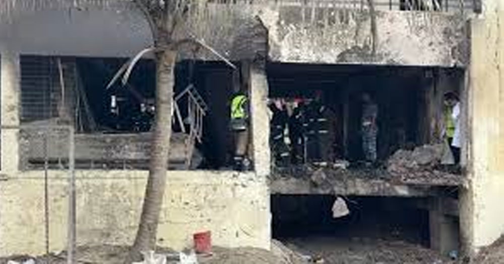 চাল ভেঙে আমার ঘরের মধ্যে পড়েন পাইলট: শিক্ষক নাসিরউদ্দিন