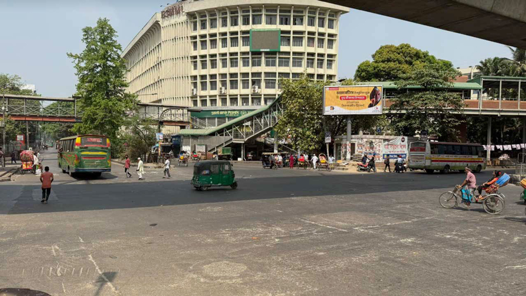 ঢাকার বাতাস আজ সহনীয়