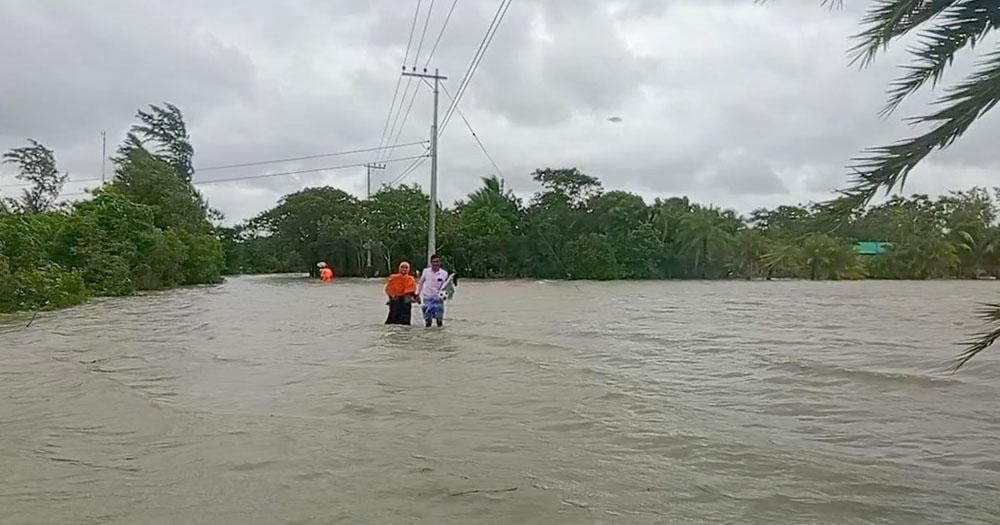 নোয়াখালীর নিম্নাঞ্চল প্লাবিত, ভাঙনের মুখে শতাধিক বাড়িঘর