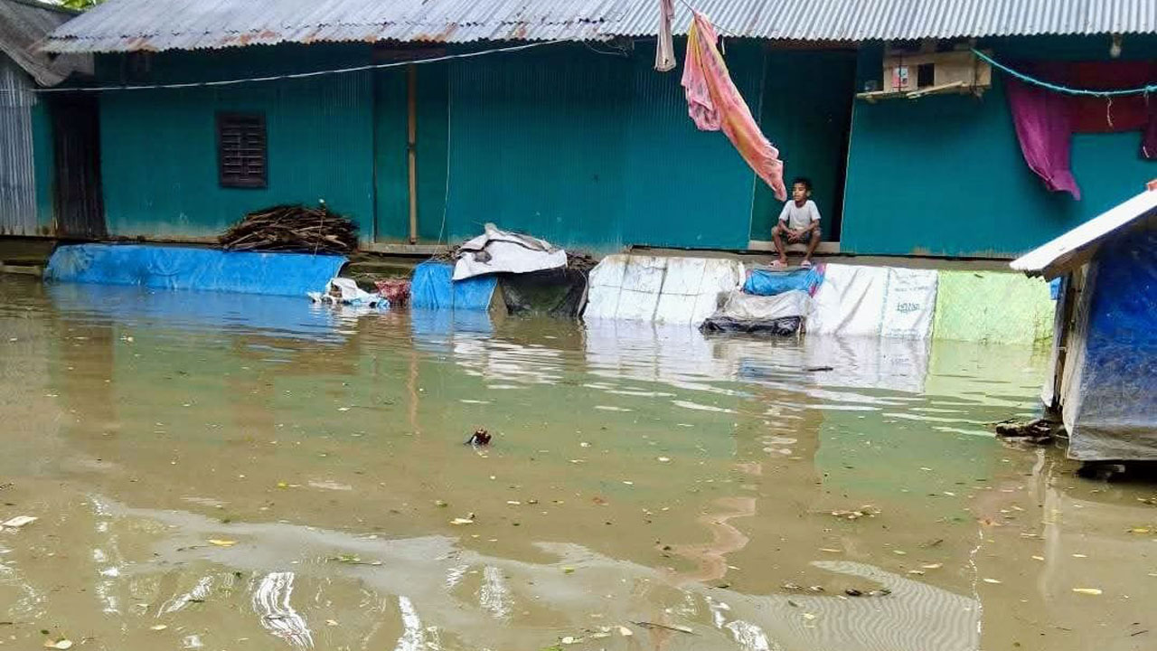 সাগরে নিম্নচাপ, সোনাগাজীর ১১ গ্রাম প্লাবিত