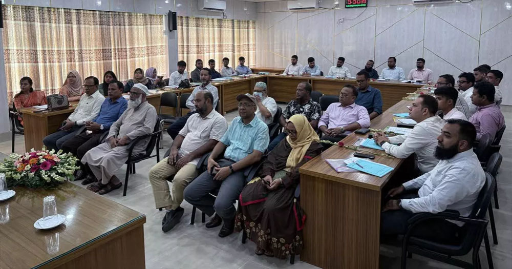 ১৮ পাবলিক বিশ্ববিদ্যালয়ের শিক্ষকদের বুনিয়াদি প্রশিক্ষণ দিচ্ছে ইউজিসি