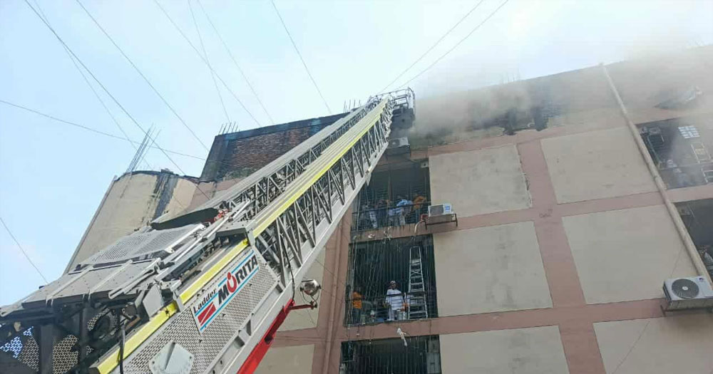 গুলিস্তান সুন্দরবন স্কয়ার মার্কেটে আগুন, নিয়ন্ত্রণে ১১ ইউনিট