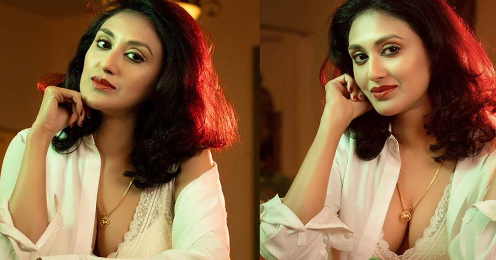 কুসুম শিকদারের রূপে মুগ্ধ নেটিজেনরা