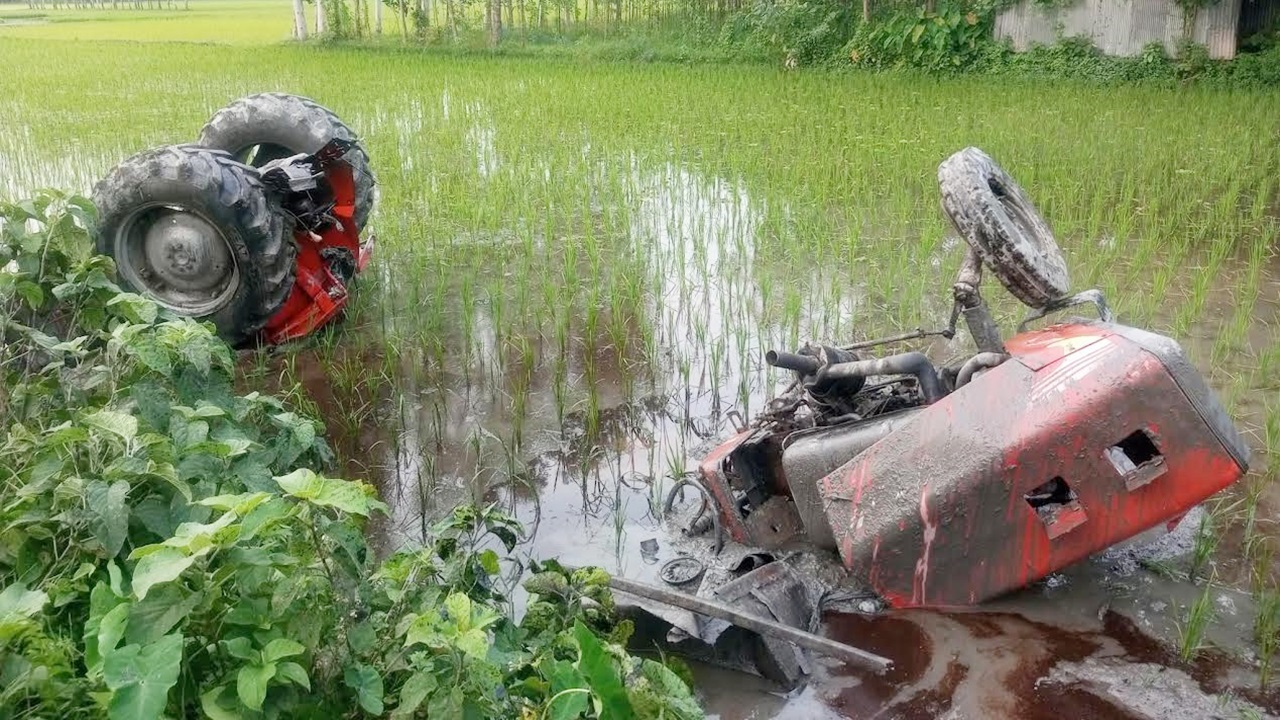রেলক্রসিংয়ে গেটম্যান অনুপস্থিত, ভয়াবহ সংঘর্ষ ট্রেন ও ট্রাক্টরের