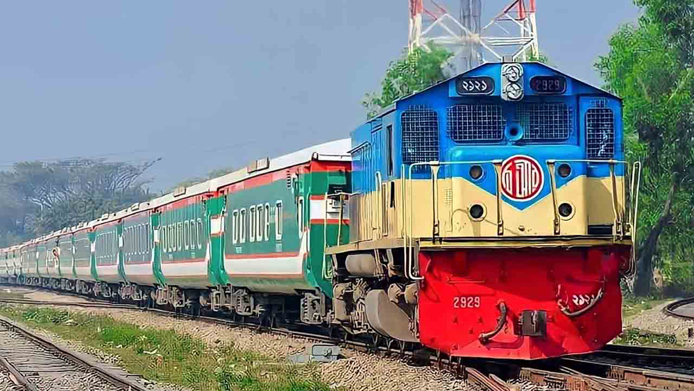 জুলাই ঘোষণাপত্র অনুষ্ঠানের বিশেষ ট্রেন ১৭ জন যাত্রী নিয়ে ঢাকায় এলো