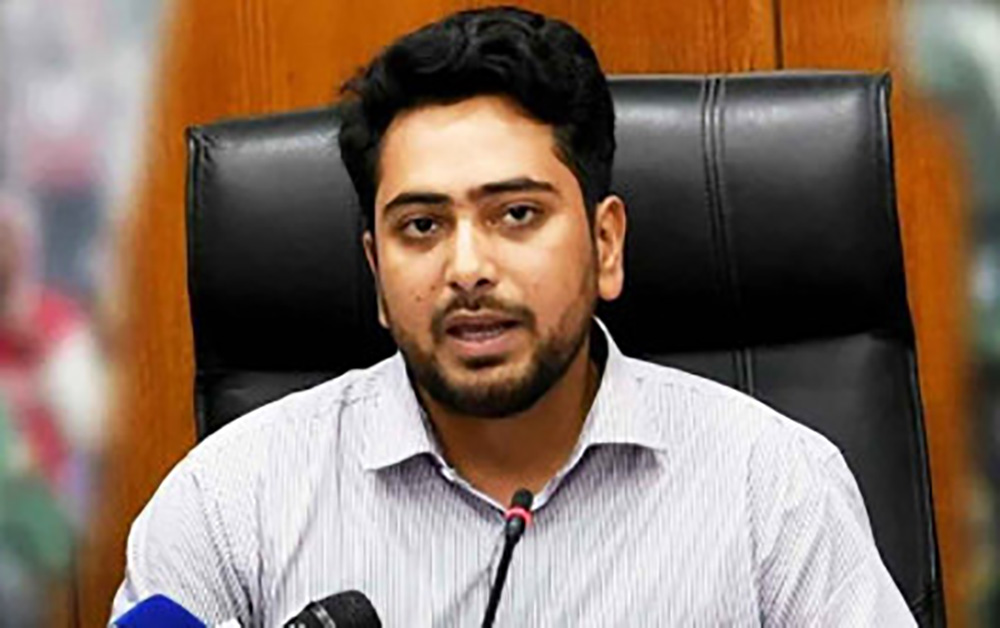 যারা একাত্তরে ফিরে যেতে চায়, তারা চব্বিশের রাজনৈতিক বাস্তবতাকেই অস্বীকার করছে : নাহিদ