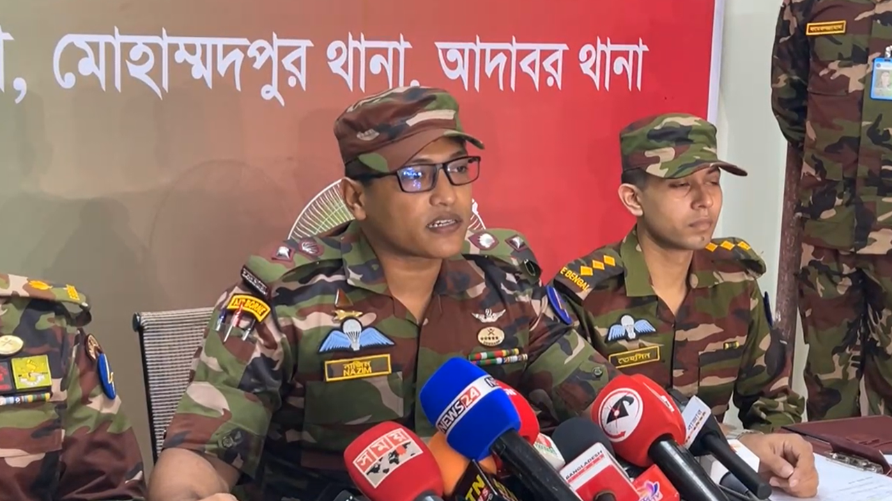 রাজধানীতে সেনাবাহিনীর অভিযান, সহস্রাধিক ধারালো অস্ত্র উদ্ধার