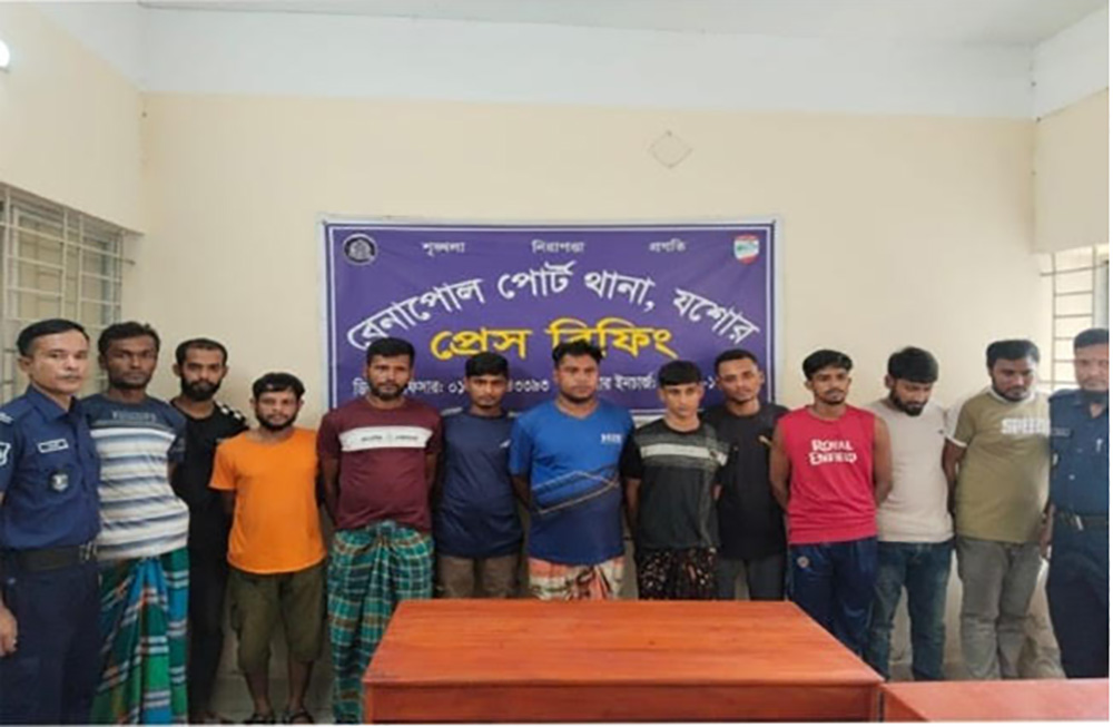 বেনাপোলে ছিনতাইকারীদের সর্দার সোয়েবসহ বিভিন্ন মামলার ১১ আসামী গ্রেফতার