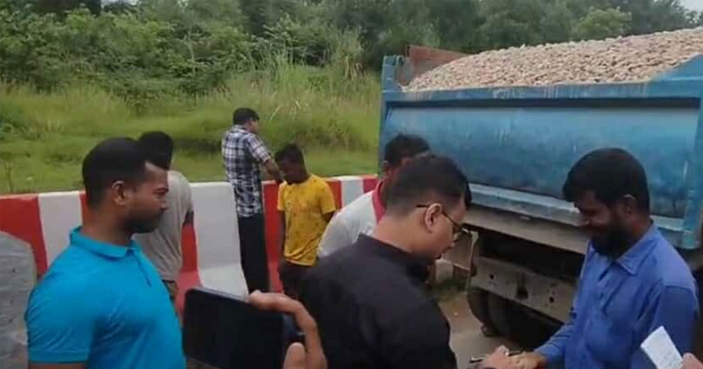 সিলেটে ৭০টি ট্রাক জব্দ, ৩৫ হাজার ঘনফুট পাথর উদ্ধার