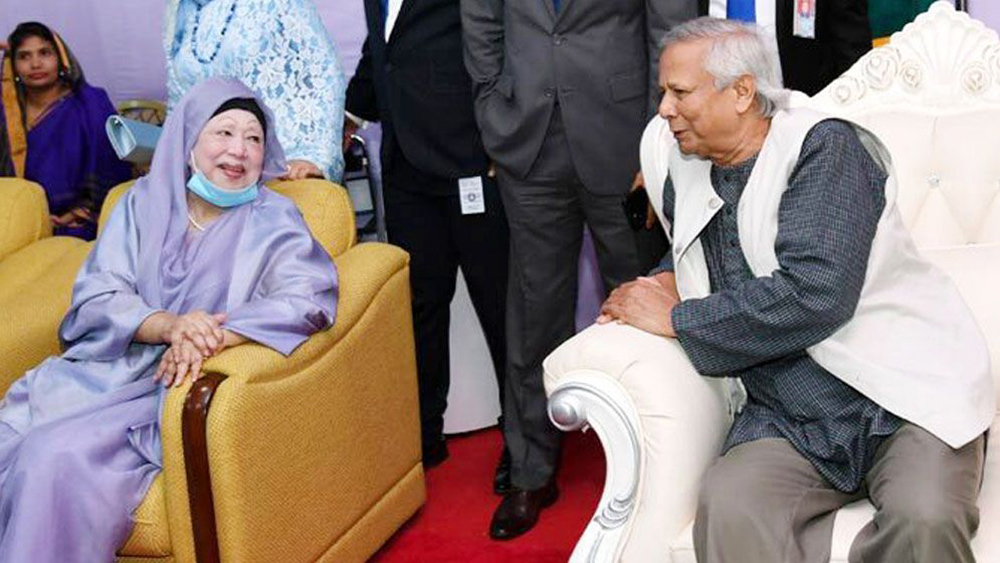 খালেদা জিয়ার জন্মদিনে  ফুলের তোড়া পাঠালেন প্রধান উপদেষ্টা