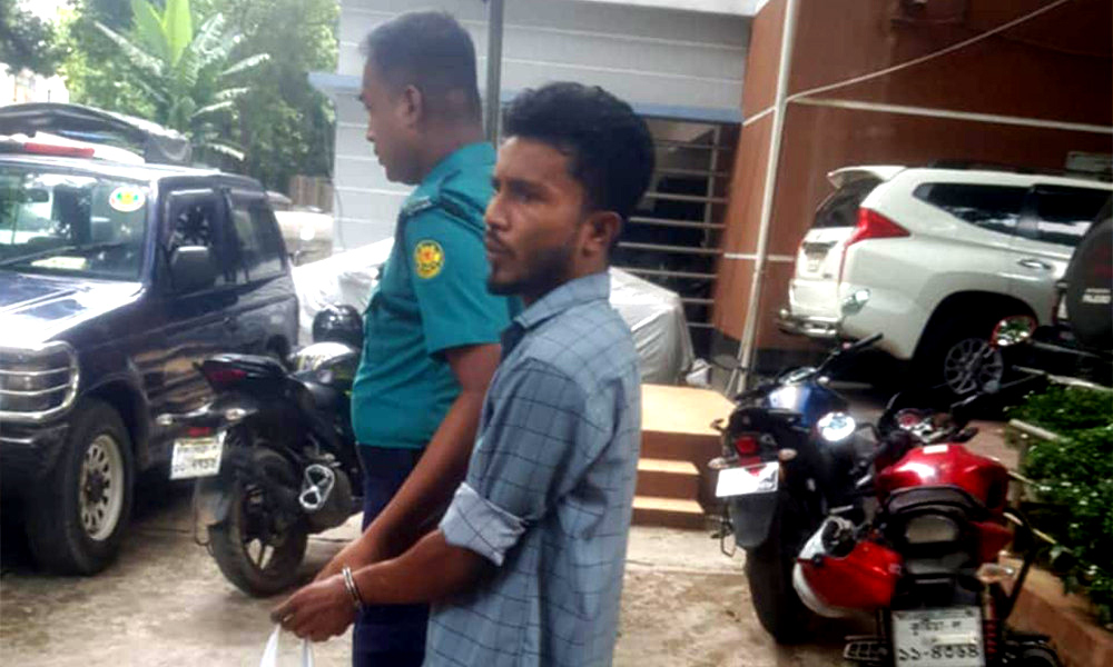 ৩২ এ ফুল দিতে গিয়ে আটক সেই রিকশাচালকের জামিন